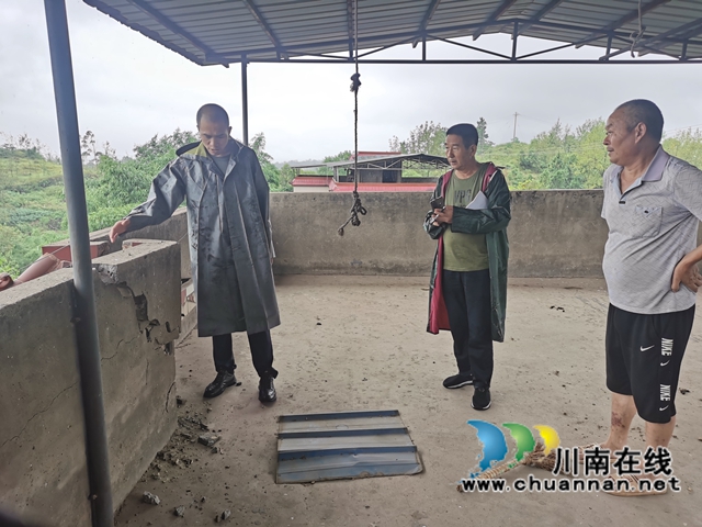 泸县住房和城乡建设局组织人员赴各镇(街道)排查危房(图5) 泸县住房和城乡建设局组织人员赴各镇(街道)排查危房(图5)