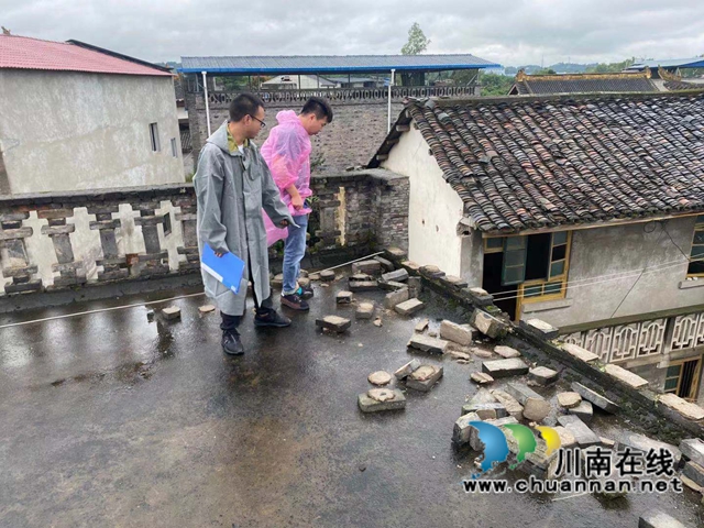 泸县住房和城乡建设局组织人员赴各镇(街道)排查危房(图7) 泸县住房和城乡建设局组织人员赴各镇(街道)排查危房(图7)
