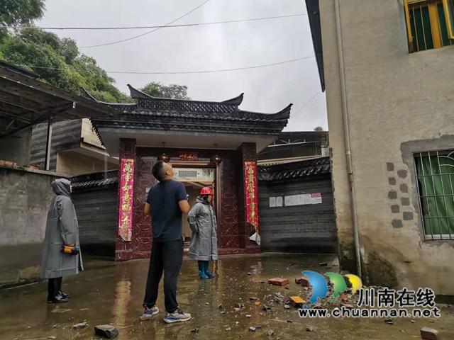 泸县住房和城乡建设局组织人员赴各镇(街道)排查危房(图6) 泸县住房和城乡建设局组织人员赴各镇(街道)排查危房(图6)