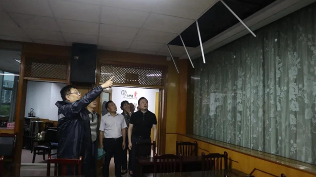 第一时间!泸州市市场监管局切实维护震区市场秩序(图1) 第一时间!泸州市市场监管局切实维护震区市场秩序(图1)