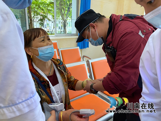 泸县地震后 西南医科大学附属中医医院积极开展心理疏导工作(图5)