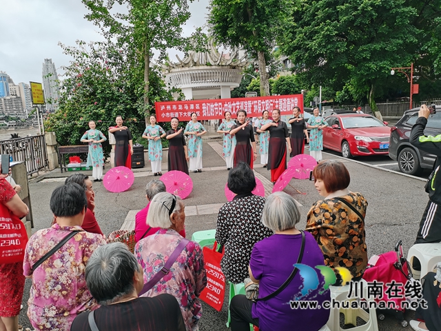 龙马潭区小市街道：中秋巡演传承文化有欢乐，文明讲堂建设美丽大环境(图1)