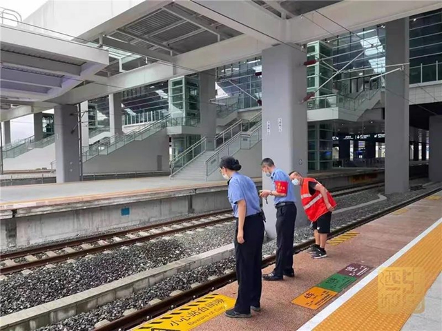 绵泸高铁内自泸段仍在检测中,暂未恢复运行(图1) 绵泸高铁内自泸段仍在检测中,暂未恢复运行(图1)