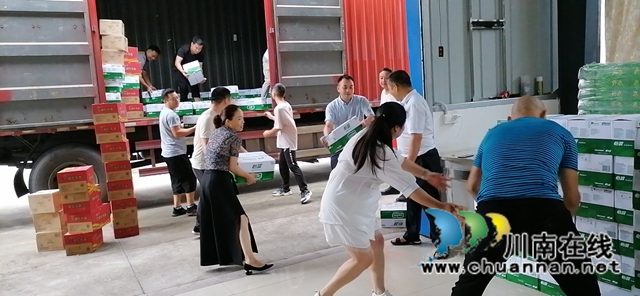 一个支部，一面旗帜，一份凝聚！泸县建筑业协会闻“震”而动(图4)