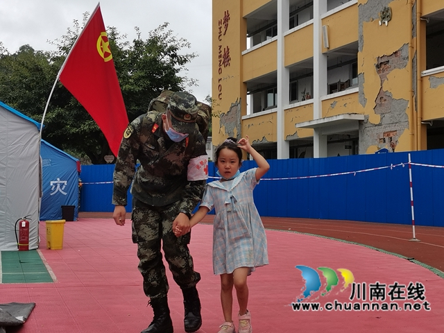 泸县爱心搭建起儿童乐园(图3)