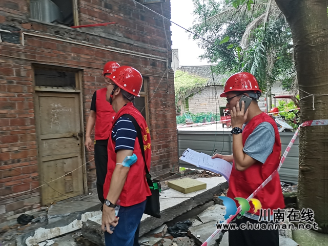 泸县住建局火速开展房屋震害地毯式排查(图1)