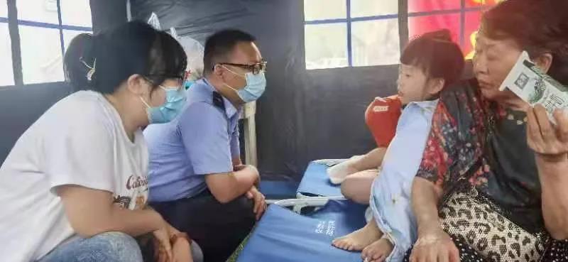 省市县精神卫生专家近20人深入泸县灾区开展心理疏导(图2)
