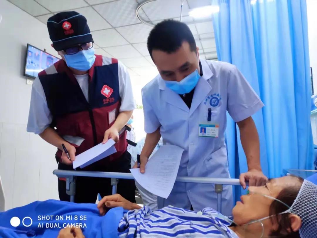 省市县精神卫生专家近20人深入泸县灾区开展心理疏导(图6)