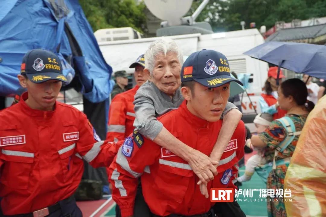 我们在一起！各地力量支援泸县，这些画面令人动容(图14)