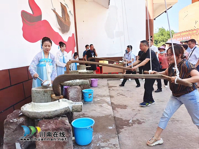 叙永江门镇举办荤豆花文化旅游节庆丰收(图5)