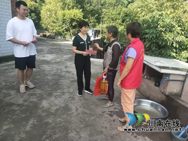 泸县六中积极筹备“9.16”地震后复学复课工作(图2) 泸县六中积极筹备“9.16”地震后复学复课工作(图2)