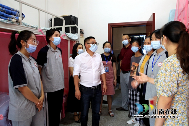 泸州纳溪:佳节关怀进校,泸稻两地月共圆(图5) 泸州纳溪:佳节关怀进校,泸稻两地月共圆(图5)