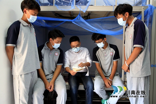 泸州纳溪:佳节关怀进校,泸稻两地月共圆(图6) 泸州纳溪:佳节关怀进校,泸稻两地月共圆(图6)