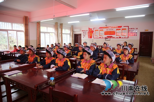古蔺：民族团结籽抱籽，法治护苗心连心(图3)
