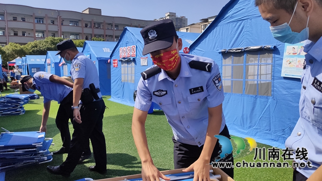 搬迁不眠夜 川警院警盾志愿者继续值守泸县(图2)