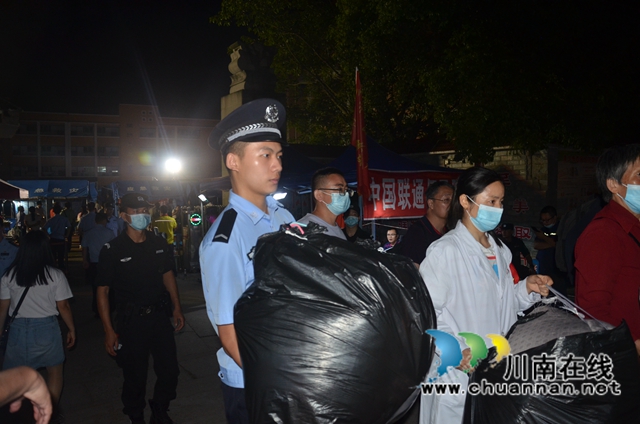 搬迁不眠夜 川警院警盾志愿者继续值守泸县(图6)