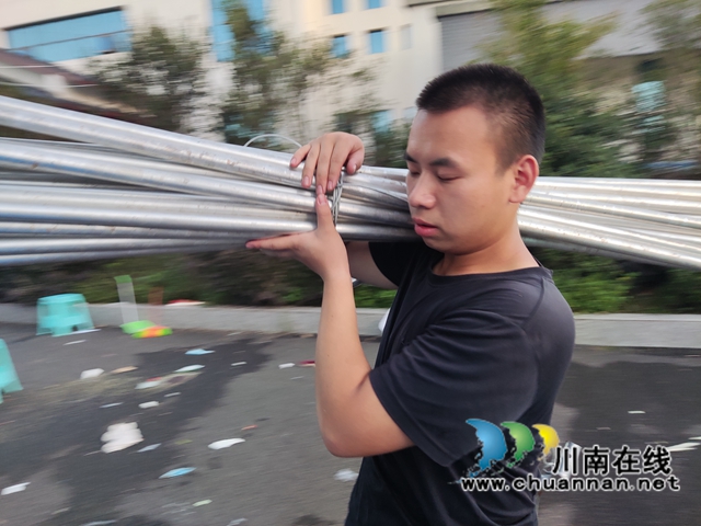 搬迁不眠夜 川警院警盾志愿者继续值守泸县(图16)