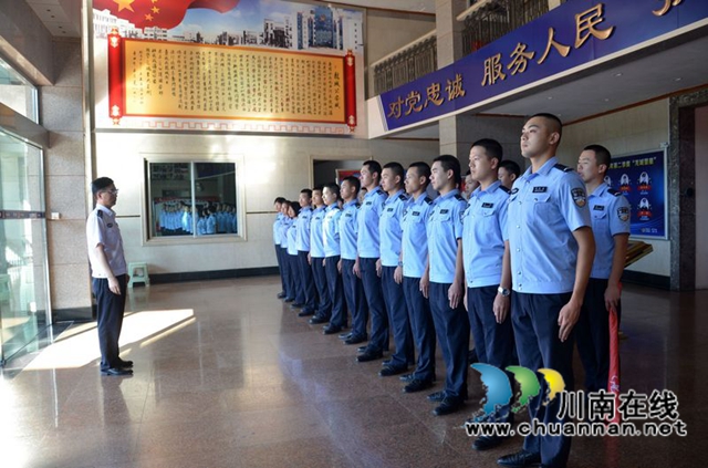 搬迁不眠夜 川警院警盾志愿者继续值守泸县(图12)