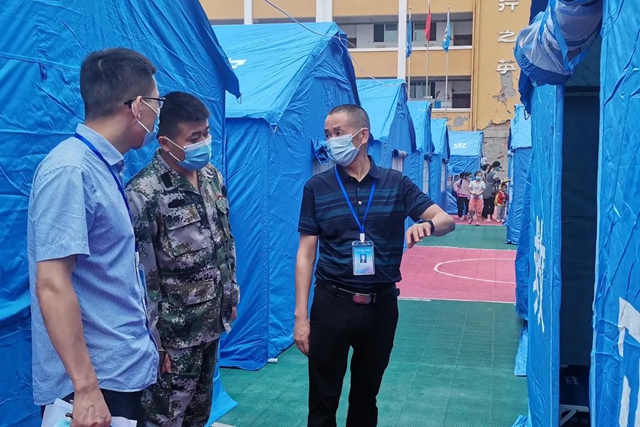 泸州：全程跟进监督 为抗震救灾提供坚强纪律保障(图3)