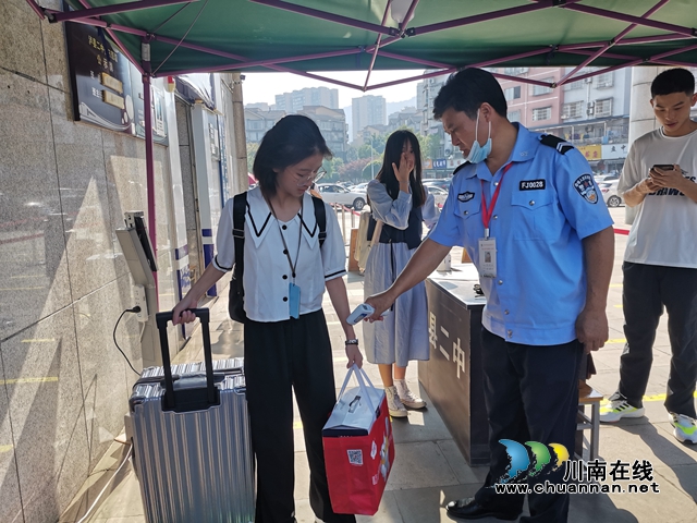 震后第7天  泸县首批94所学校88725名学生返校复课(图3)