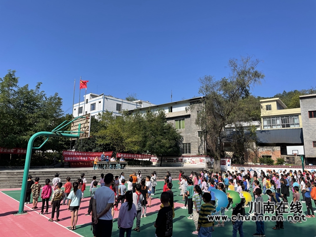 古蔺县马嘶苗族乡：法治宣传进校园，护航雏鹰助成长(图1)