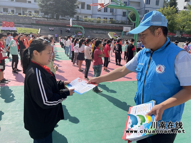 古蔺县马嘶苗族乡：法治宣传进校园，护航雏鹰助成长(图2)