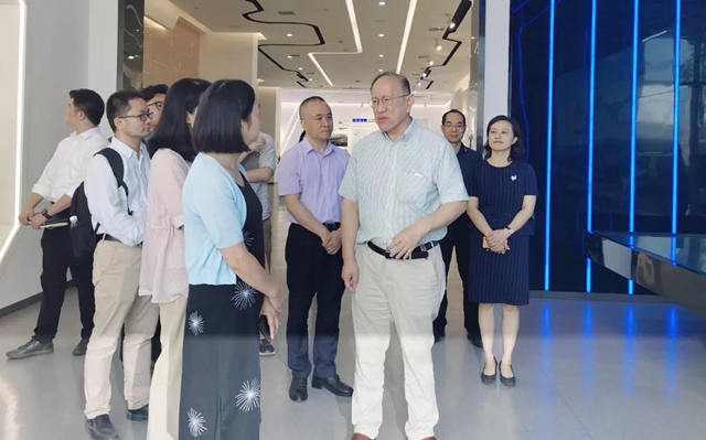 泸州市与西安交通大学举行校地合作座谈会(图8)