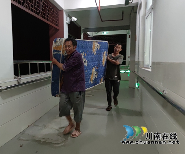 互帮互助显真情!泸县青龙敬老院34位老人震后住上安全新居(图4) 互帮互助显真情!泸县青龙敬老院34位老人震后住上安全新居(图4)