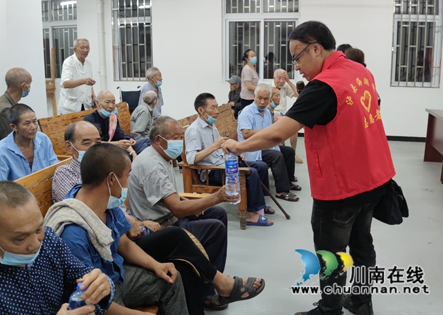 互帮互助显真情!泸县青龙敬老院34位老人震后住上安全新居(图12) 互帮互助显真情!泸县青龙敬老院34位老人震后住上安全新居(图12)