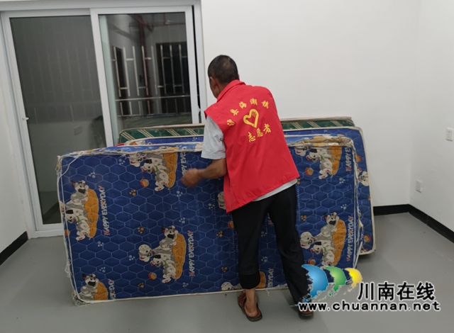 互帮互助显真情!泸县青龙敬老院34位老人震后住上安全新居(图7) 互帮互助显真情!泸县青龙敬老院34位老人震后住上安全新居(图7)