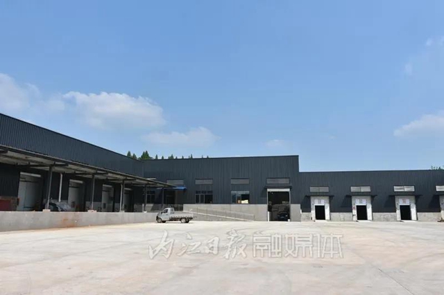 把“甜城味”送向全国!内江又一大型电商集配中心初步建成投用(图2) 把“甜城味”送向全国!内江又一大型电商集配中心初步建成投用(图2)