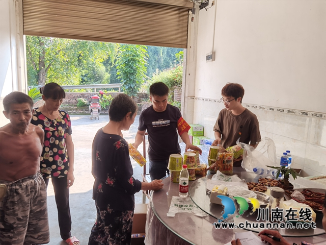 抗震救灾｜奋战救灾一线，泸县云龙志愿者在行动(图1)