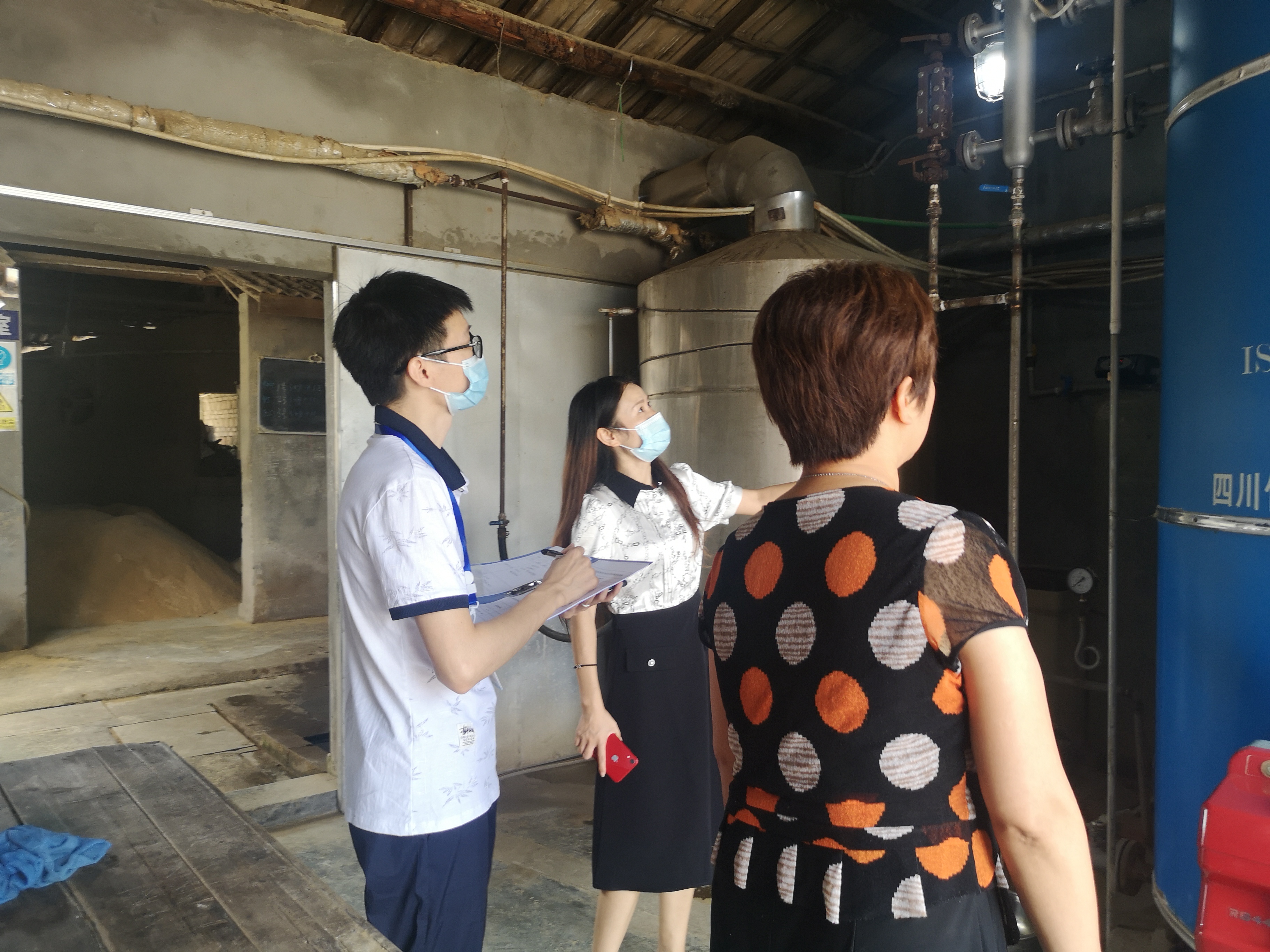 泸县云龙镇对粮油、药品企业开展节前安全检查(图2)