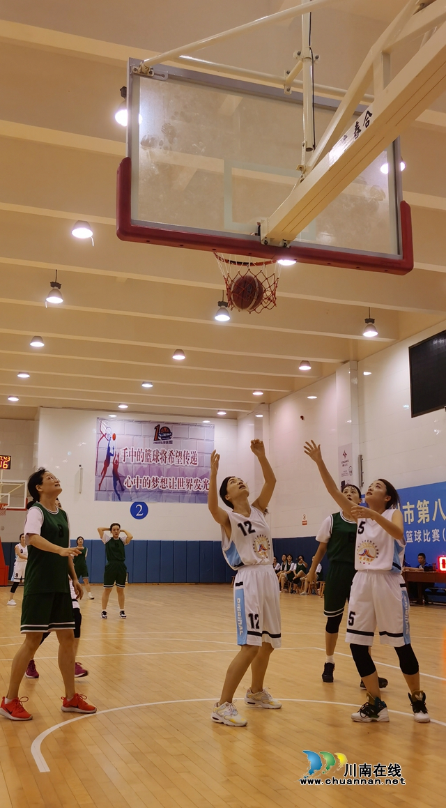 泸州市教体局获得市八运会篮球比赛系统组女子比赛冠军(图18) 泸州市教体局获得市八运会篮球比赛系统组女子比赛冠军(图18)