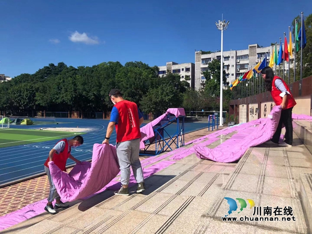 灾难面前，能做多少做多少！西南医科大学人文与管理学院师生党员奔赴泸县抗震救灾一线(图2)