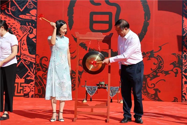 鼓乐开礼、同牢礼、合卺酒......泸州这场集体婚礼仪式感十足！(图4)
