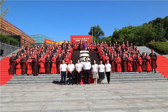 鼓乐开礼、同牢礼、合卺酒......泸州这场集体婚礼仪式感十足！(图35)