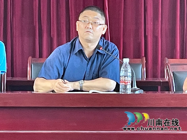 泸县六中持续发力整治校园内部环境(图3) 泸县六中持续发力整治校园内部环境(图3)