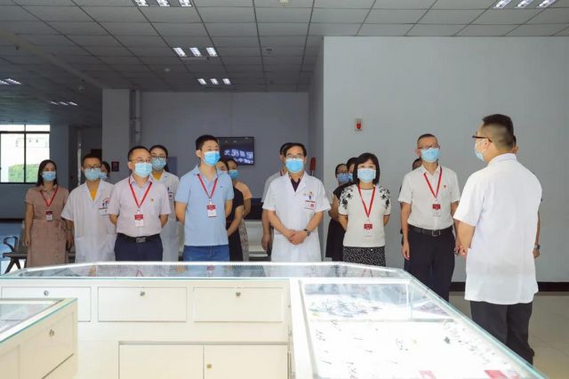 【我为群众办实事】合江县中医医院眼视光配镜中心正式揭牌啦！(图2)