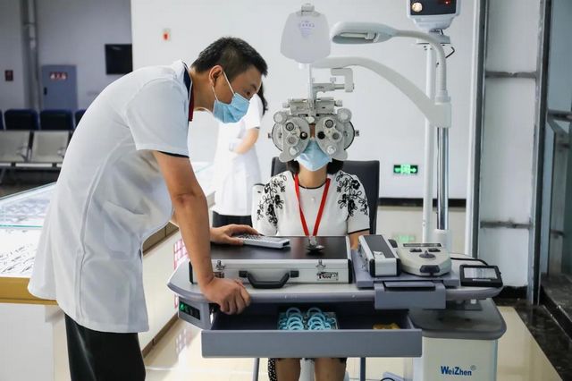 【我为群众办实事】合江县中医医院眼视光配镜中心正式揭牌啦！(图9)