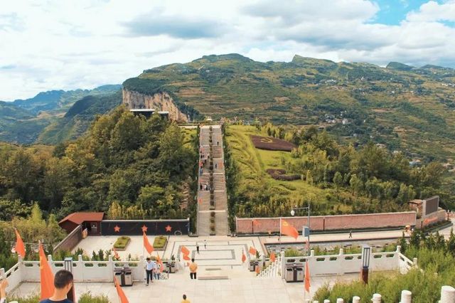 假期去哪？推荐10条经典红色旅游线路(图1)