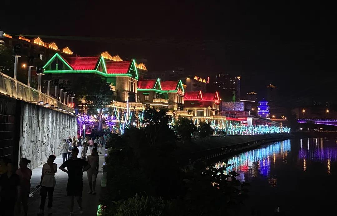 “火”而不乱！国庆假期前三天内江迎客超34万人次(图9)