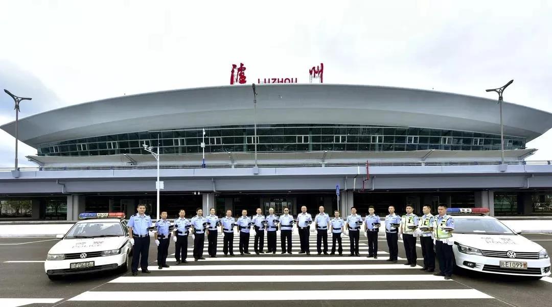 国庆第四日，镜头下的泸州机场公安分局(图2)