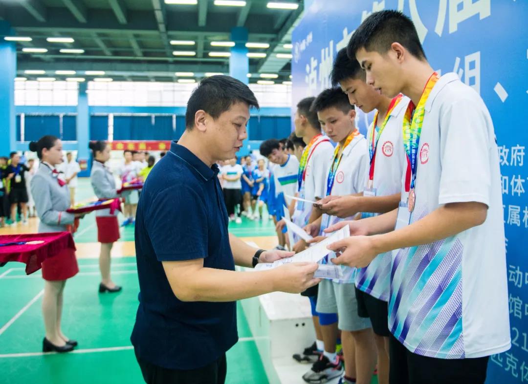 泸州市八运会青少年组、大学生组羽毛球比赛圆满结束(图4)