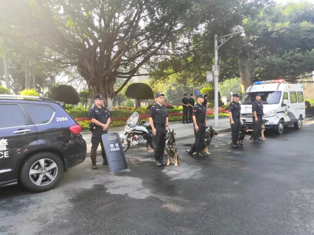 国庆第五日，泸州警队“清奇”兵首秀(图2)