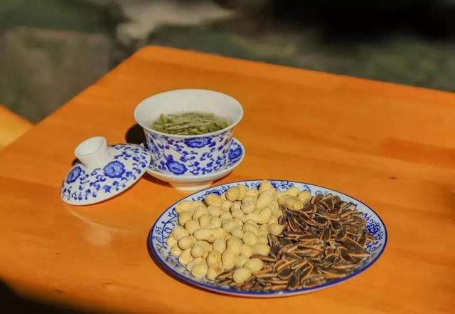 绝了！宜宾这几条美食街，没去过都不算真正的吃货!(图24)