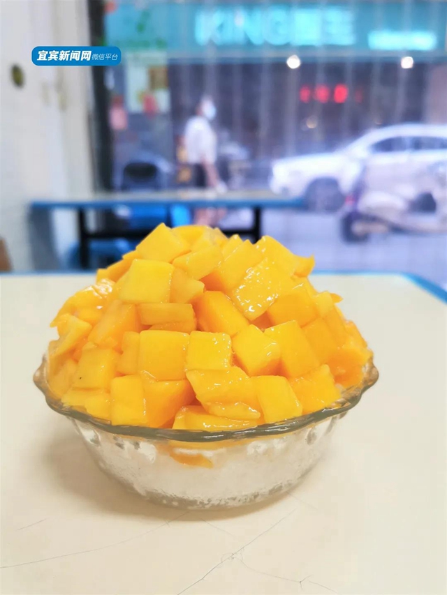 绝了！宜宾这几条美食街，没去过都不算真正的吃货!(图32)