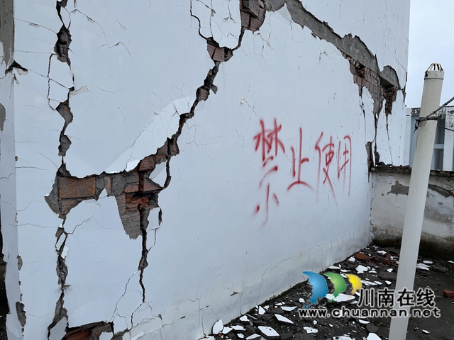 泸县住建局：排查高空安全隐患，保障群众“头顶安全”(图4)