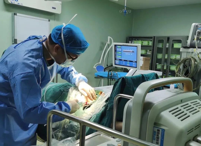 泸州福欣医院引进全自动乳腺包块微创旋切设备，无须住院无须缝针！(图2)