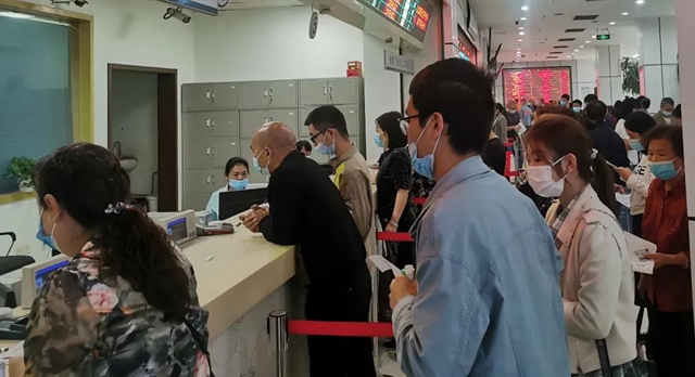 【扩散】节后第一天,西南医大中医院有点火爆?(图2) 【扩散】节后第一天,西南医大中医院有点火爆?(图2)